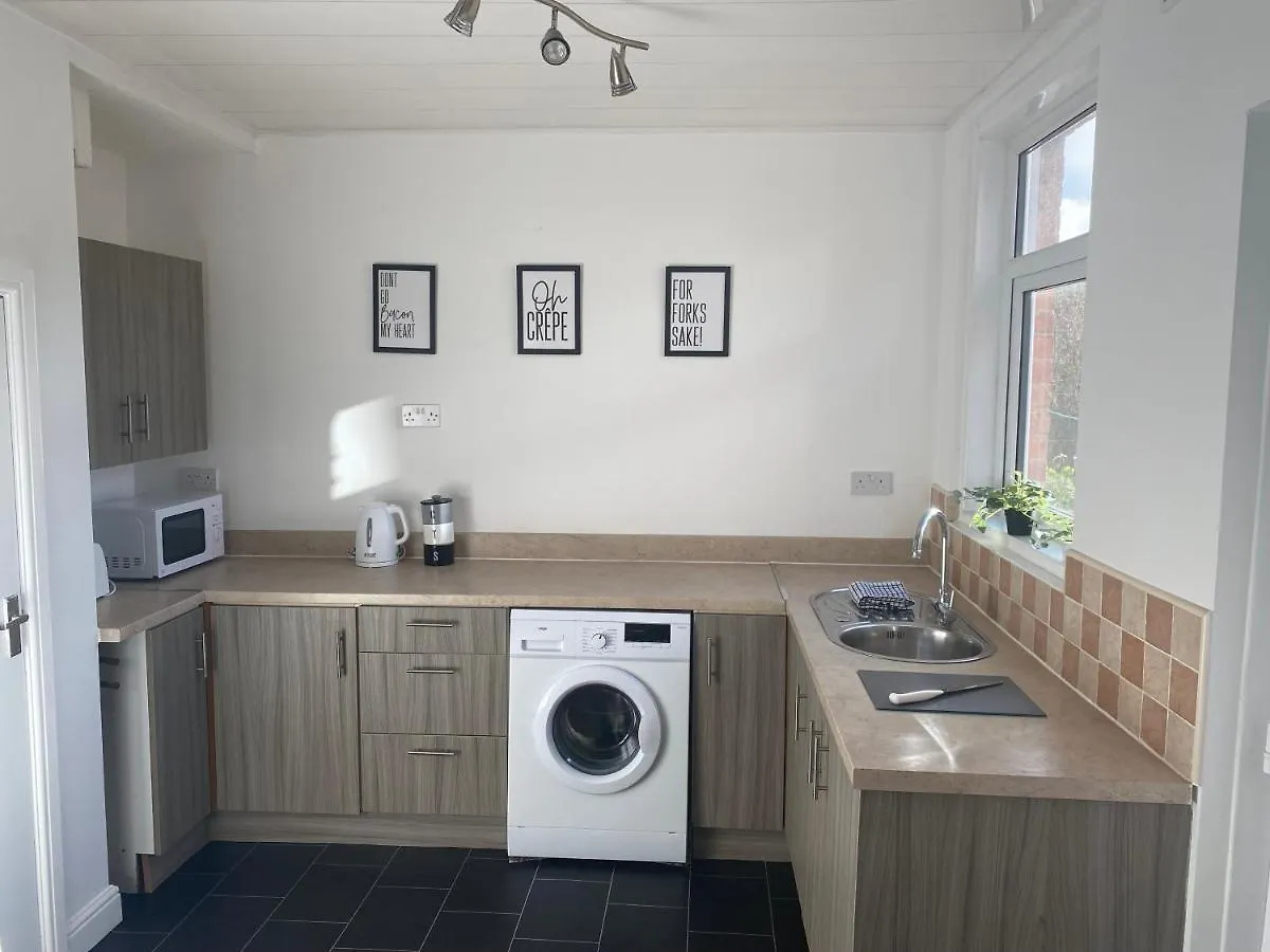 Wilton - Perfect Home For Contractors Private Large Drive Newcastle upon Tyne Holiday home