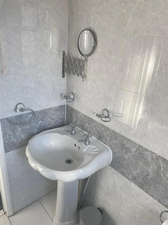 Wilton - Perfect Home For Contractors Private Large Drive Newcastle upon Tyne 0*,  United Kingdom