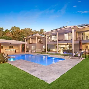 Absolute Beachfront Luxury Entertainer - Dundowran Beach , Hervey Bay Australia