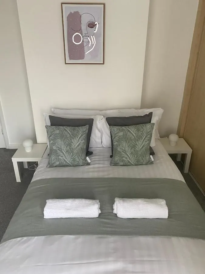 Wilton - Perfect Home For Contractors Private Large Drive Newcastle upon Tyne
