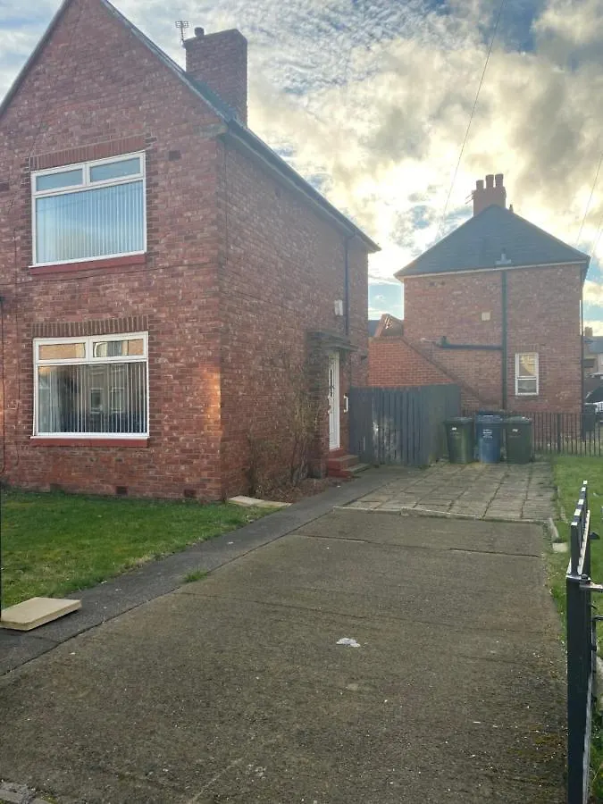 Wilton - Perfect Home For Contractors Private Large Drive Newcastle upon Tyne 0*,  United Kingdom